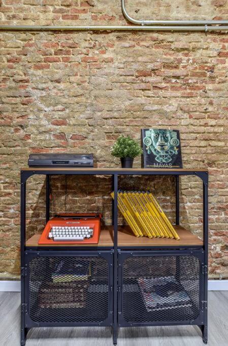 Apartmán Unique Flat La Latina * Billiard & Darts Madrid Exteriér fotografie